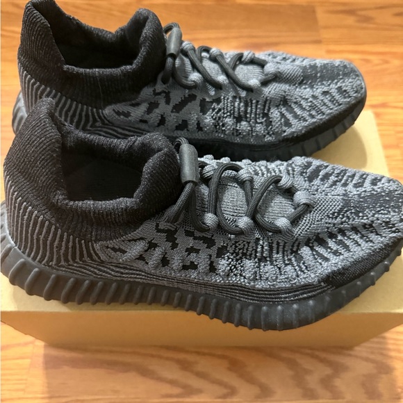 Adidas YZY 350 V2 CMPCT sneakers with box. Gently used like new. Size 6 mens.